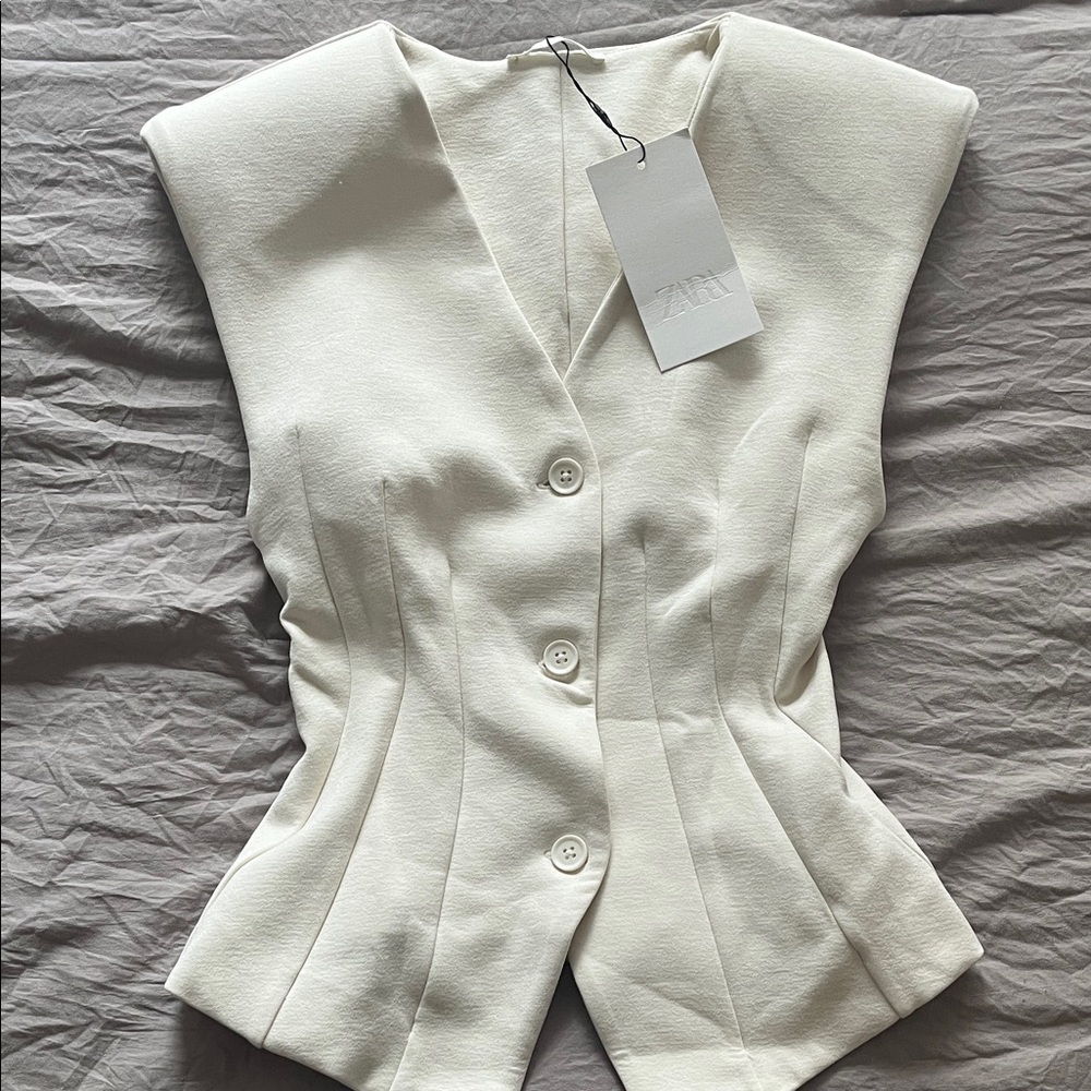 Zara Cream Structured Button-Front Sleeveless Top